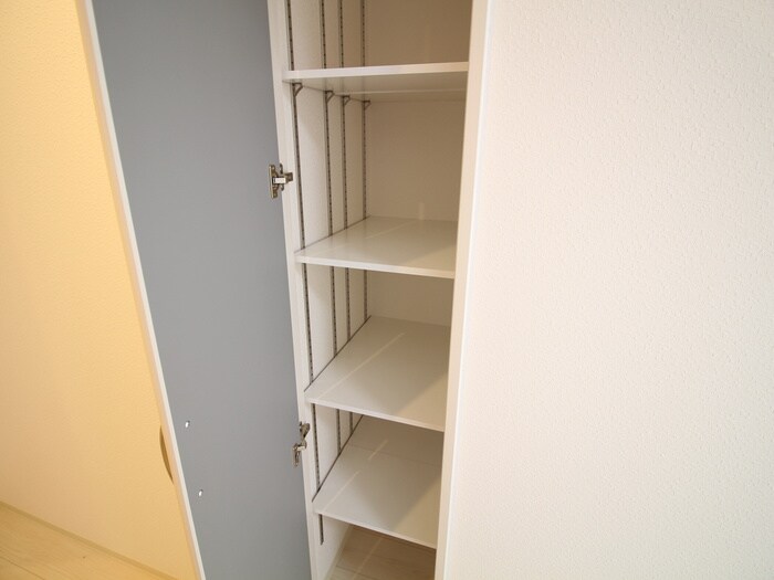 物件内観写真16　(収納)