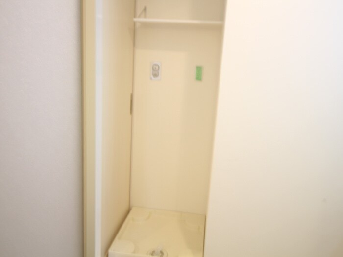 物件内観写真17　(洗濯機置場)
