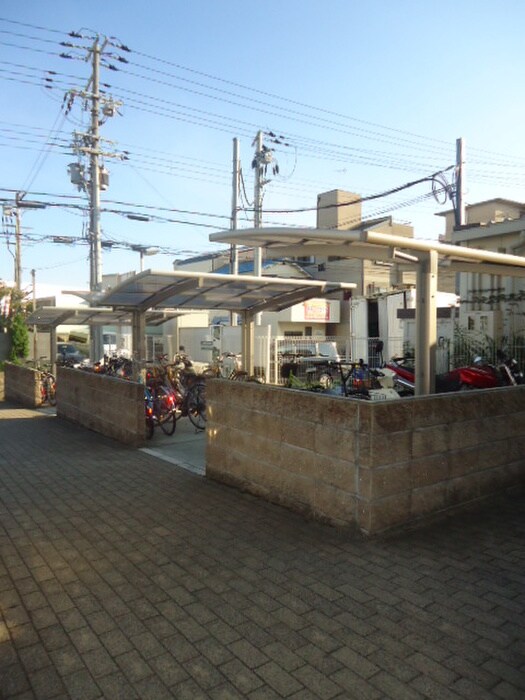 物件外観写真6　(駐輪場)