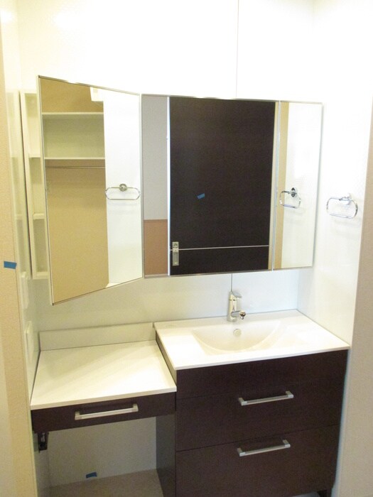 物件内観写真9　(洗面)