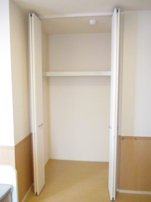 物件内観写真11　(収納)