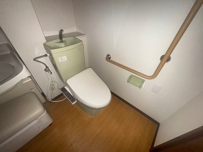 物件内観写真11　(トイレ)