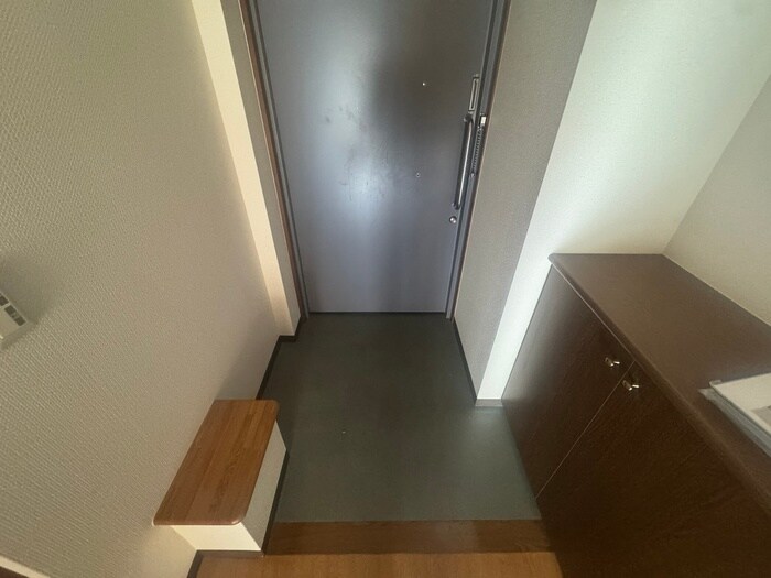 物件内観写真14　(玄関)