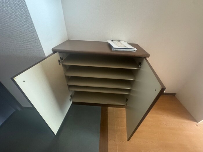 物件内観写真15　(靴箱)