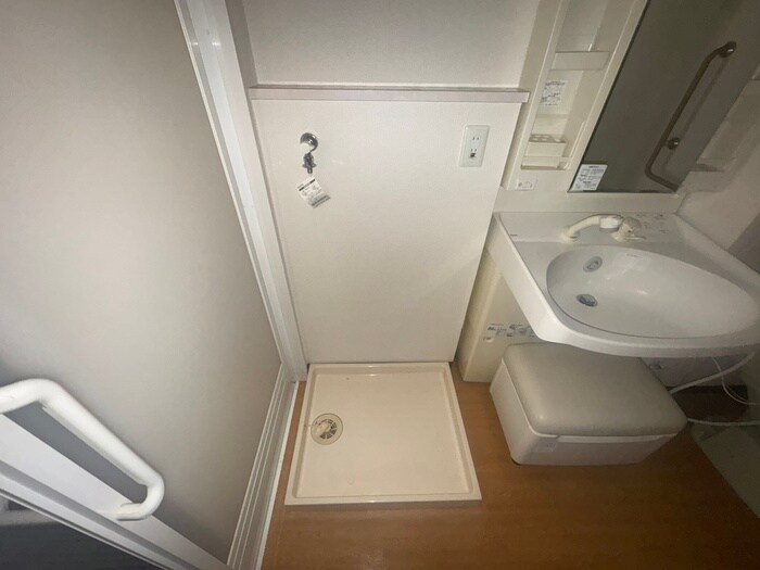 物件内観写真18　(洗濯機置場)