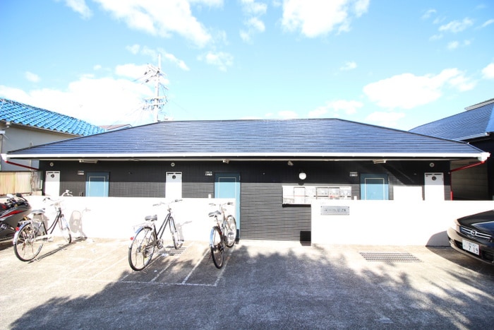 物件外観写真2　(駐輪場)