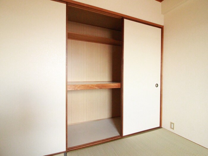 物件内観写真12　(収納)