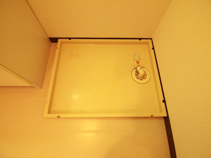 物件内観写真15　(洗濯機置場)