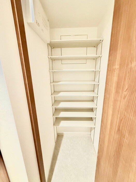 物件内観写真17　(靴箱)