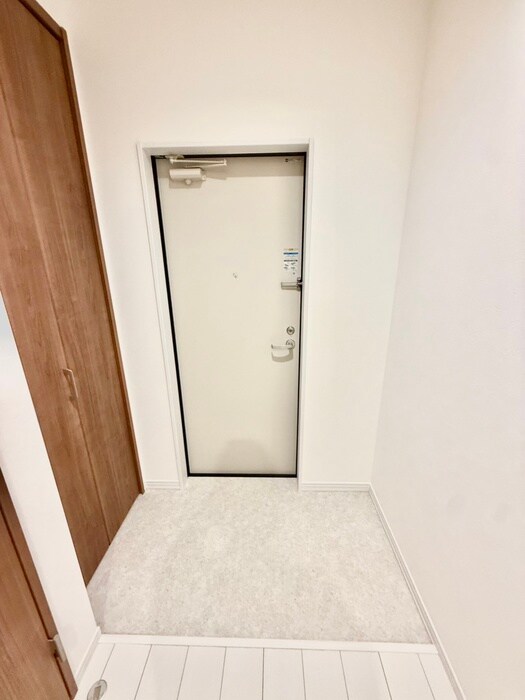 物件内観写真18　(玄関)