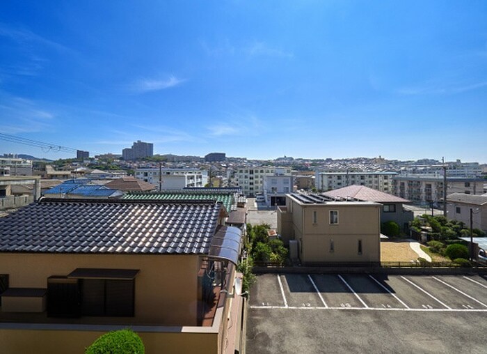 物件内観写真15　(室内からの展望)