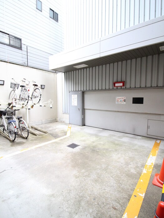 物件外観写真4　(駐車場)