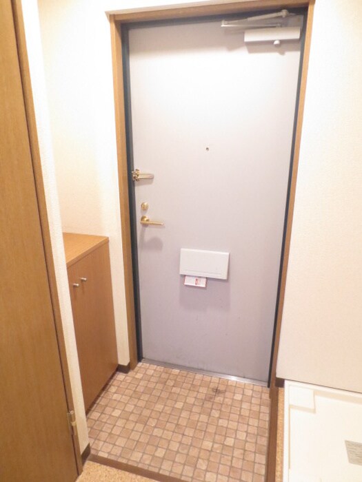 物件内観写真12　(玄関)