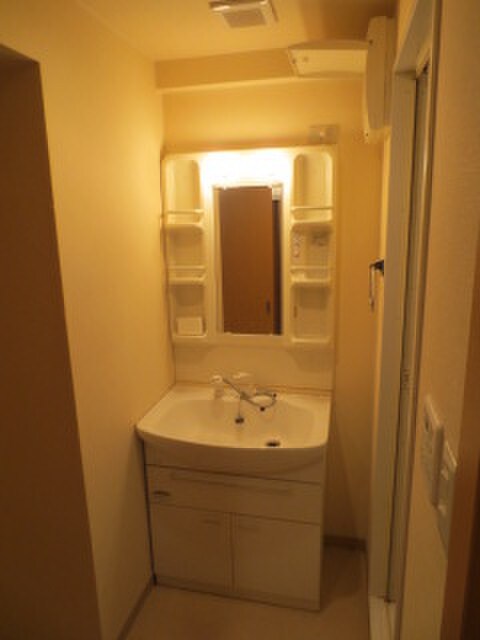 物件内観写真8　(洗面)
