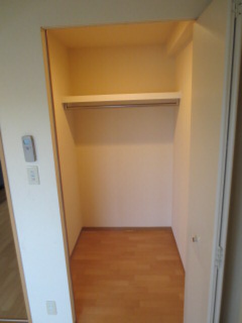 物件内観写真11　(収納)