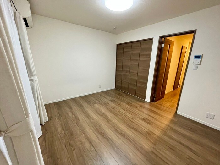 物件内観写真8　(居室)