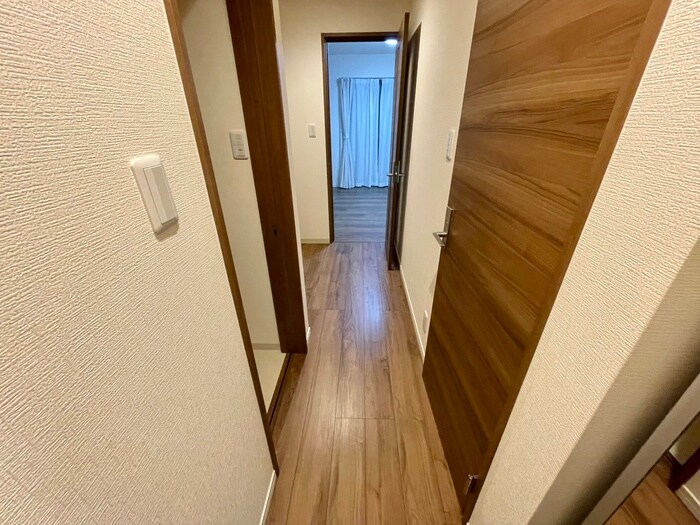 物件内観写真17　(廊下)