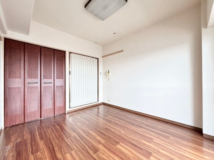 物件内観写真4　(居室)