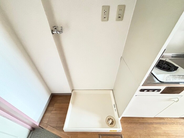 物件内観写真13　(洗濯機置場)