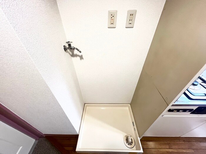 物件内観写真13　(洗濯機置場)