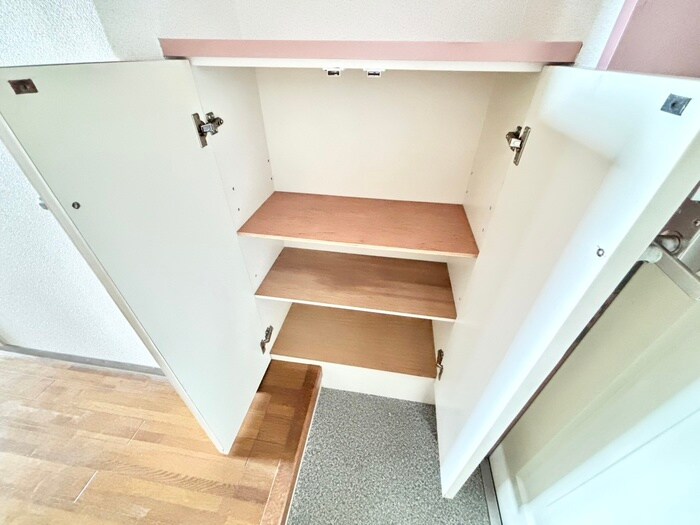 物件内観写真16　(靴箱)