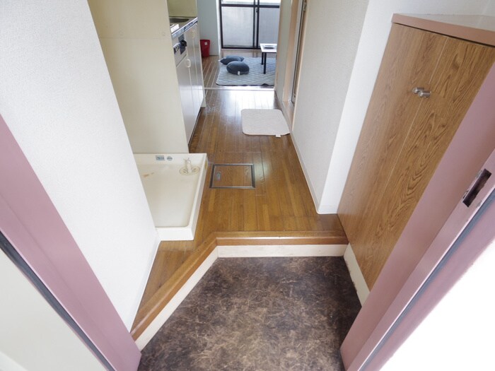 物件内観写真16　(玄関)