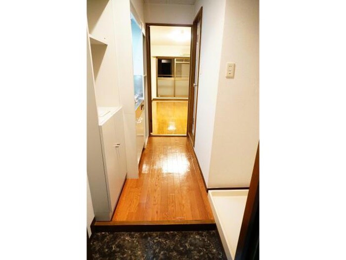 物件内観写真9　(玄関)