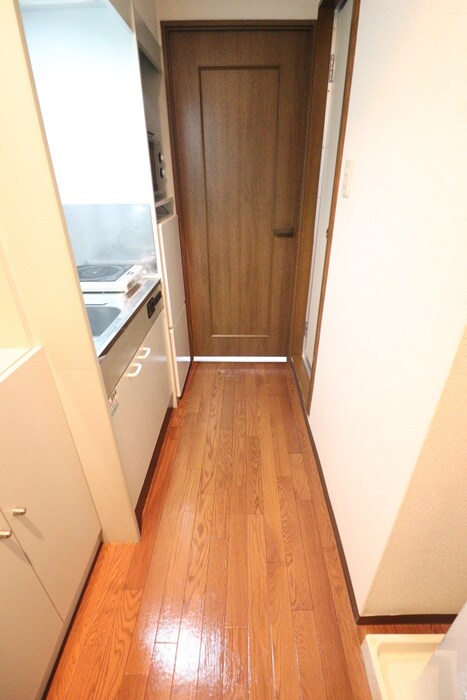 物件内観写真11　(廊下)