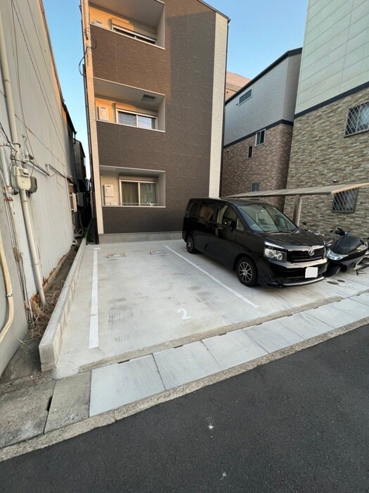 物件外観写真6　(駐車場)