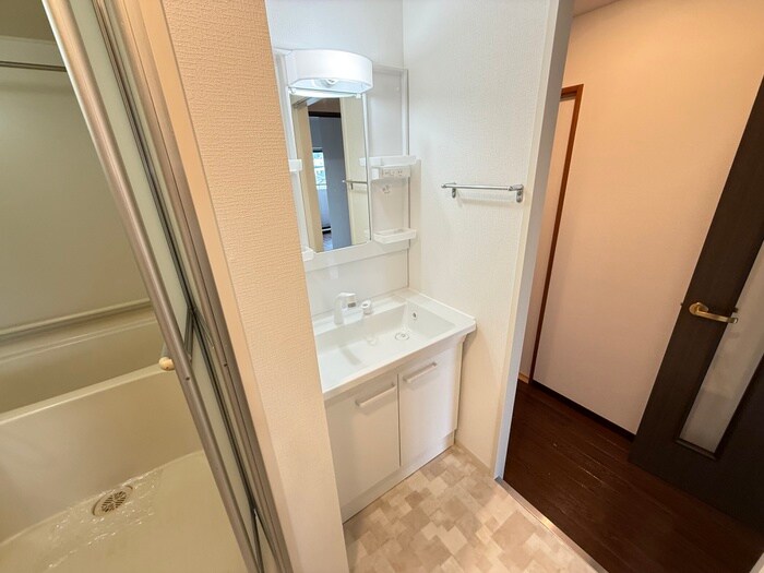 物件内観写真8　(洗面)