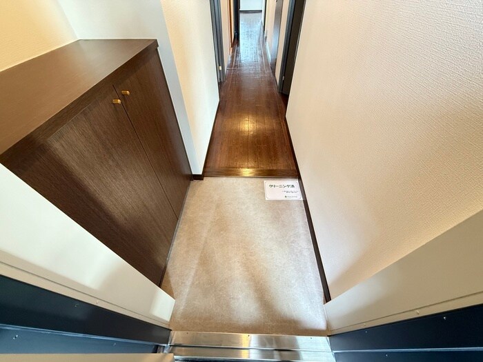 物件内観写真15　(玄関)