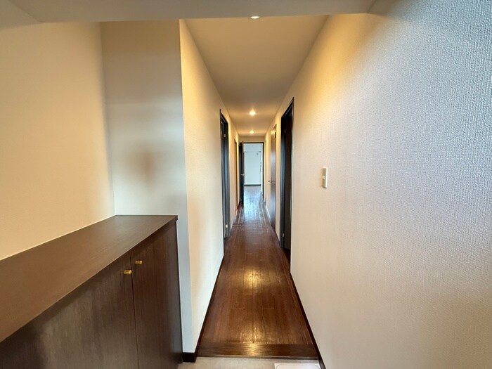 物件内観写真16　(廊下)