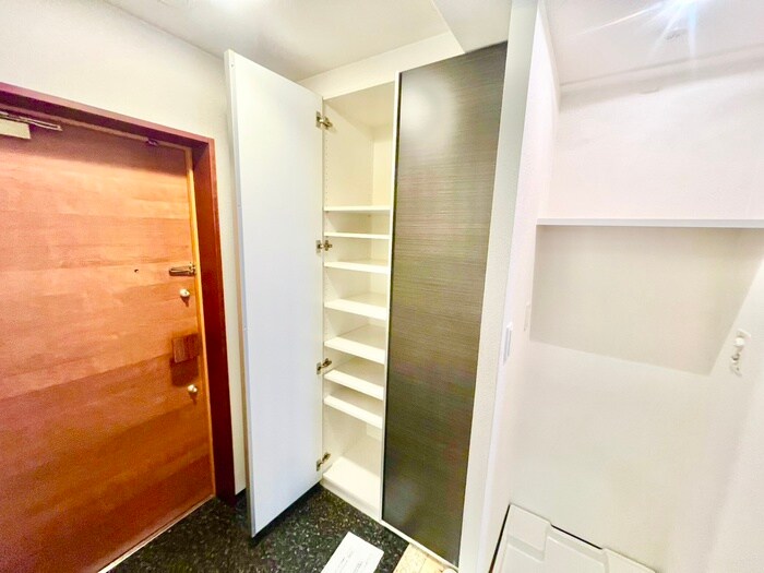 物件内観写真8　(靴箱)