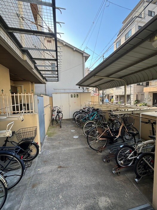 物件外観写真6　(駐輪場)