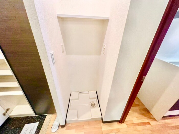 物件内観写真11　(洗濯機置場)