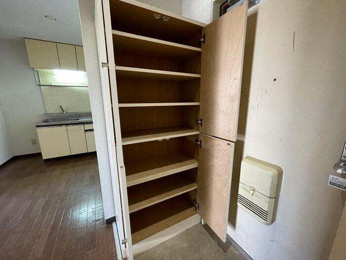 物件内観写真8　(靴箱)