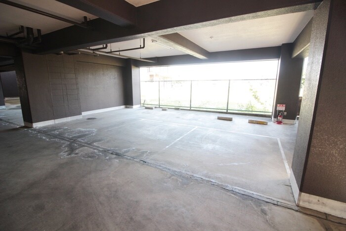 物件外観写真5　(駐車場)