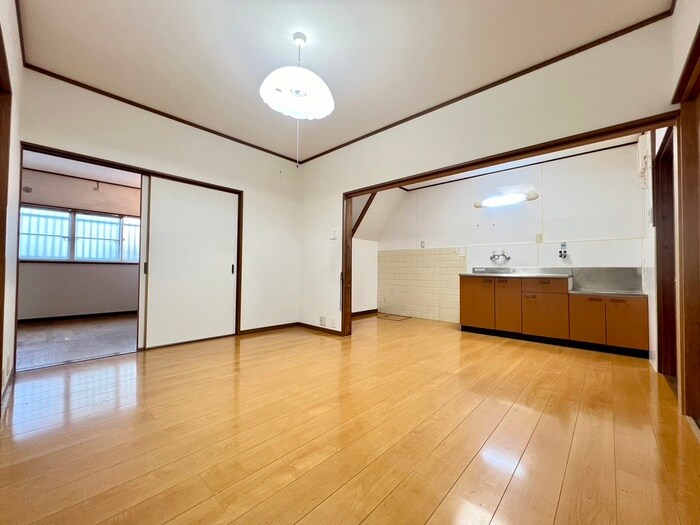 平方様貸家の居室