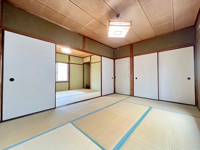 平方様貸家の居室