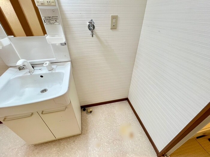 平方様貸家の洗濯機置場