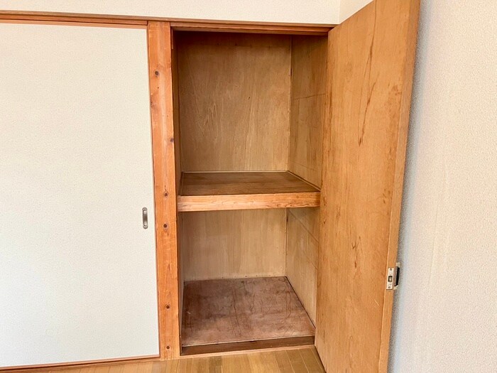 平方様貸家の収納