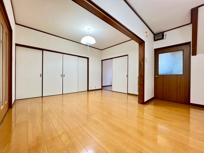 平方様貸家の居室