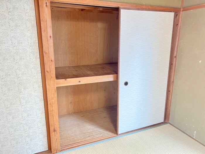 平方様貸家の収納