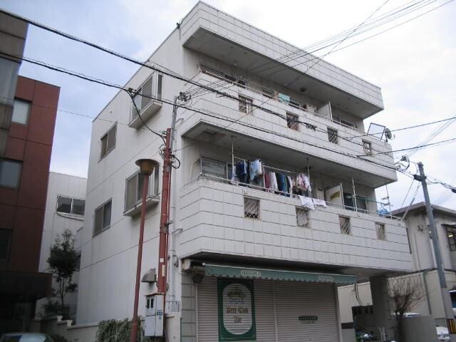 エクレ－ル本町の物件外観写真