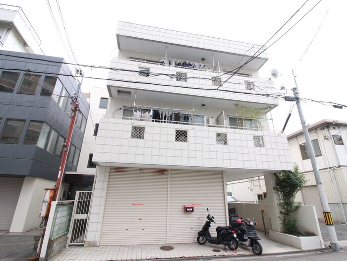 エクレ－ル本町の物件外観写真