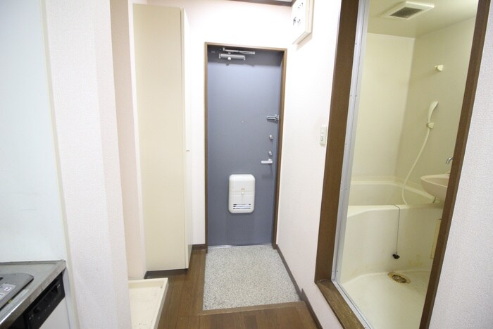 物件内観写真13　(玄関)