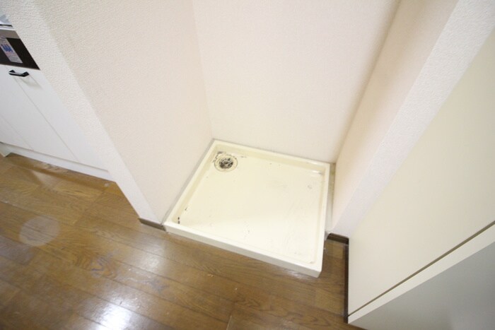 物件内観写真15　(洗濯機置場)