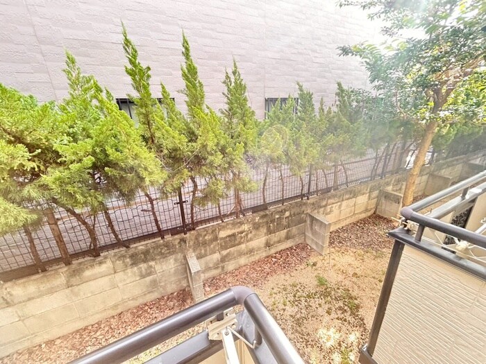 物件内観写真17　(室内からの展望)