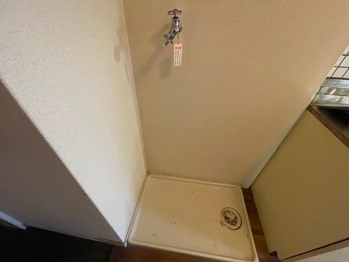 物件内観写真14　(洗濯機置場)