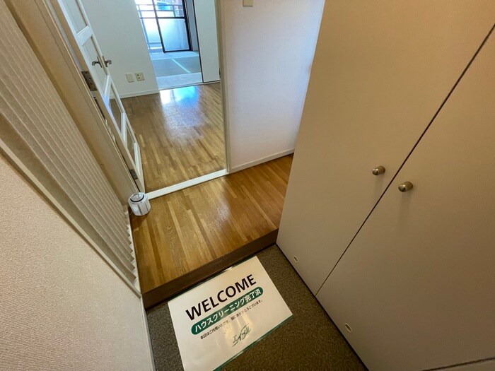 物件内観写真19　(玄関)